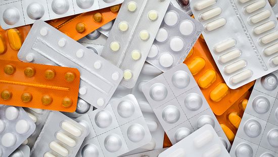 iStock_000032894378Large_pill_packets.jpg
